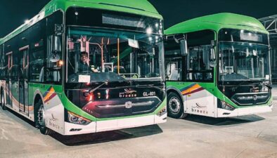 کراچی: گرین لائن بس سروس میں سوار مسافر کرایہ سن کر بپھر گیا