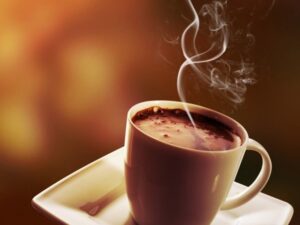 کافی میں کیفین کولیسٹرول کیسے کم کرتی ہے؟