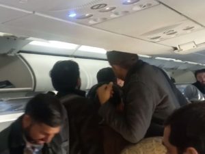 کوئٹہ سے اسلام آباد آنے والی پرواز میں مسافرآپس میں لڑ پڑے