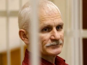 بیلا روس؛ نوبیل انعام یافتہ انسانی حقوق کے کارکن کو 10 سال قید کی سزا