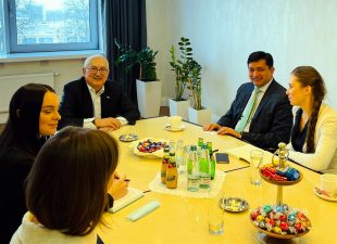 پاکستانی سفیر سجاد حیدر سے بیلا روس کے صنعتکار کی ملاقات