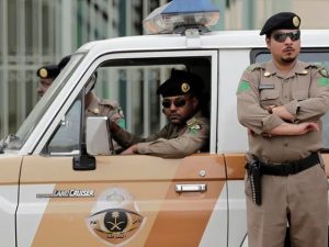سعودی عرب؛ مساجد میں بھیک مانگنے پر 2 پاکستانیوں سمیت 4 افراد گرفتار