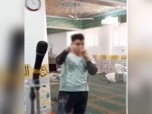 مصر کی مسجد میں گانا اور رقص کی ویڈیو بنانے والے 3 نوجوان گرفتار