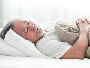 بڑھاپے میں لوگوں کا جوانوں سے زیادہ نیند لینے کا انکشاف