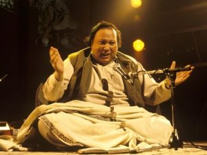 نصرت فتح علی خان کا نام تاریخ انسانی کے 200 عظیم ترین گلوکاروں میں شامل