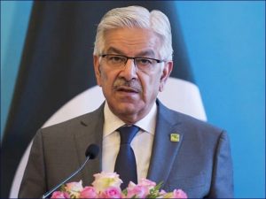 عمران خان کے متنازع بیان سے پیپلز پارٹی کیلیے خطرہ ہوسکتا ہے، خواجہ آصف