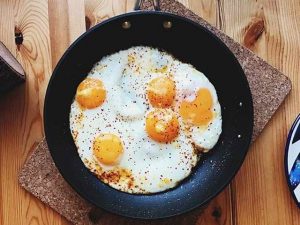 انڈے کھانے سے دل کو فائدہ ہوسکتا ہے